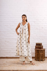 BLACK HEART EMBROIDERED TWIN SET OF 2