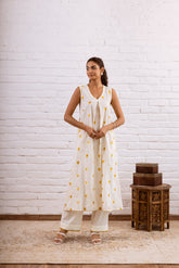 YELLOW HEART EMBROIDERED TWIN SET OF 2